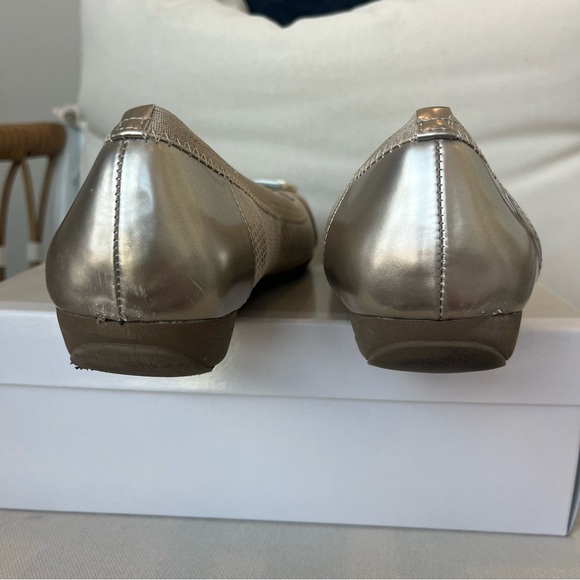 Anne Klein Women Shoe Size 11 Gold Snake Print Slip On Cap Toe Ballet Flat - Picture 4 of 10